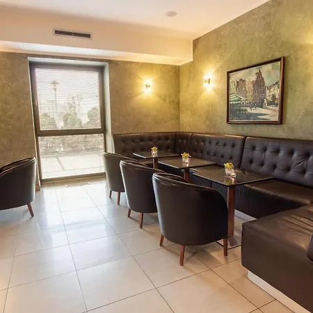 酒店 弗罗茨瓦夫维加商务酒店 3*