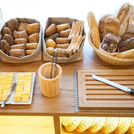 弗罗茨瓦夫维加商务酒店 3*