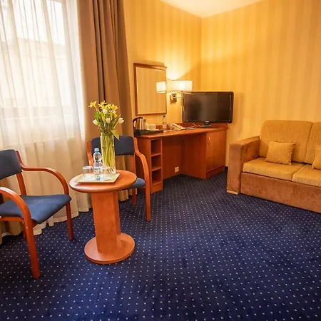 弗罗茨瓦夫维加商务酒店 3*