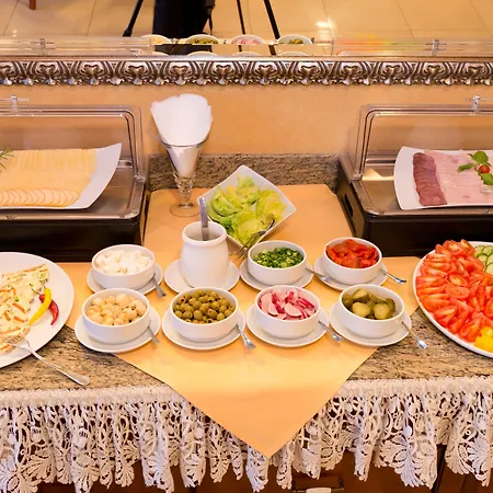 弗罗茨瓦夫维加商务酒店