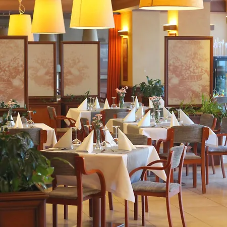 弗罗茨瓦夫维加商务酒店 3*