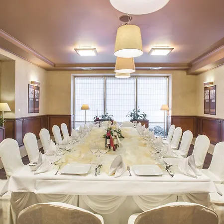 弗罗茨瓦夫维加商务酒店