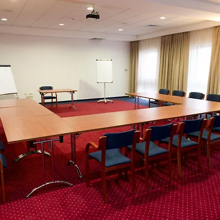 弗罗茨瓦夫维加商务酒店 3* 弗罗茨瓦夫